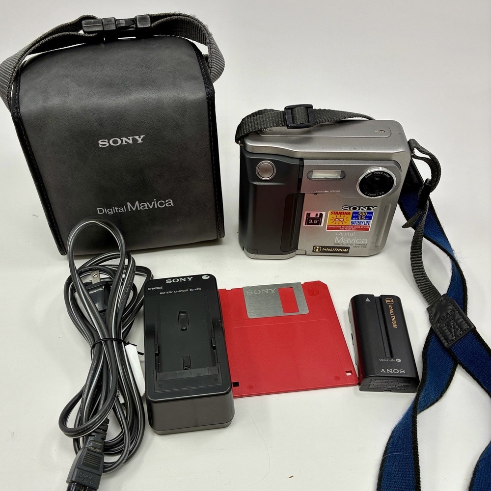 Sony Mavica MVC-FD5 Floppy Disk 3.5" Digital Still Camera w Battery Charger Case